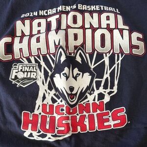 UConn Huskies 2014 NCAA Men’s Basketball National Champions Tee – 2XL